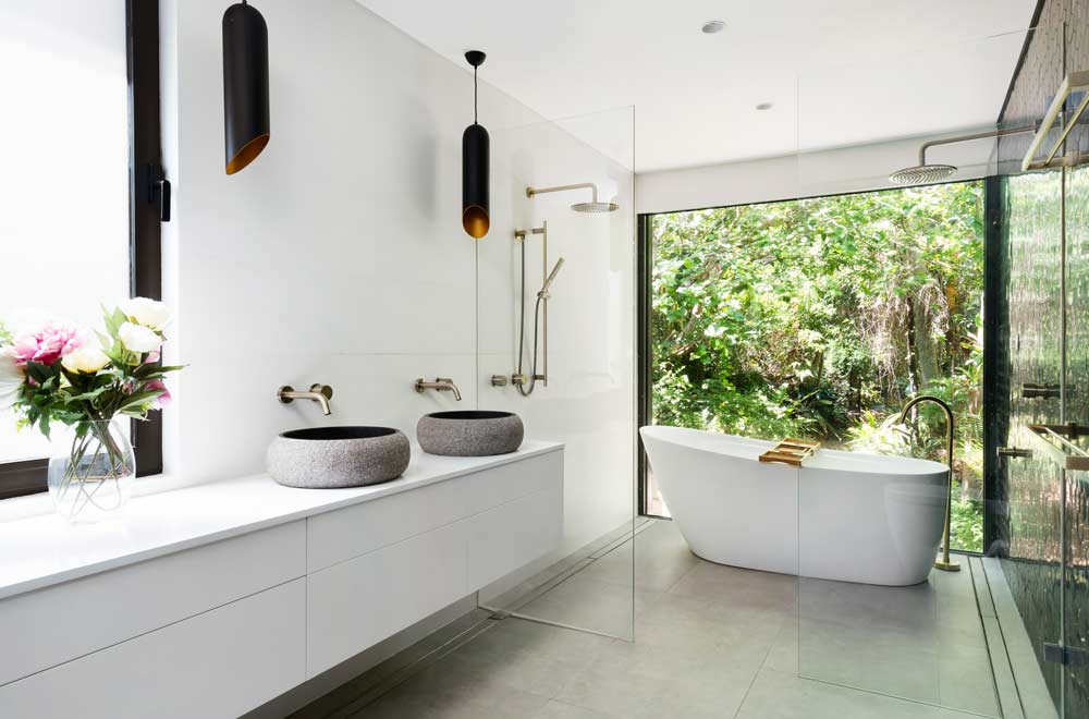 Must-Haves For a Luxury Master Bathroom